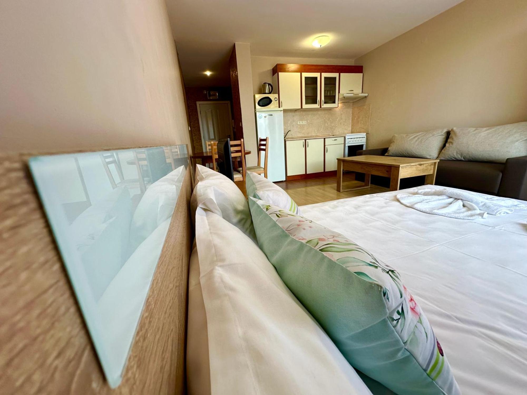 Privilege Fort Beach - Menada Apartments Elenite Ngoại thất bức ảnh